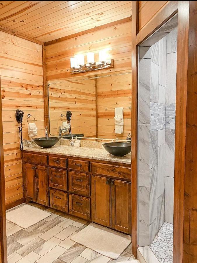 Stone Mountain Lodge 5000Sqft 6 Bed Game Room Pool Table Hot Tub Брокен-Боу Екстер'єр фото