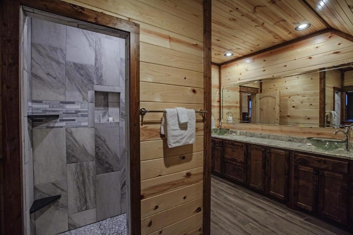 Stone Mountain Lodge 5000Sqft 6 Bed Game Room Pool Table Hot Tub Брокен-Боу Екстер'єр фото